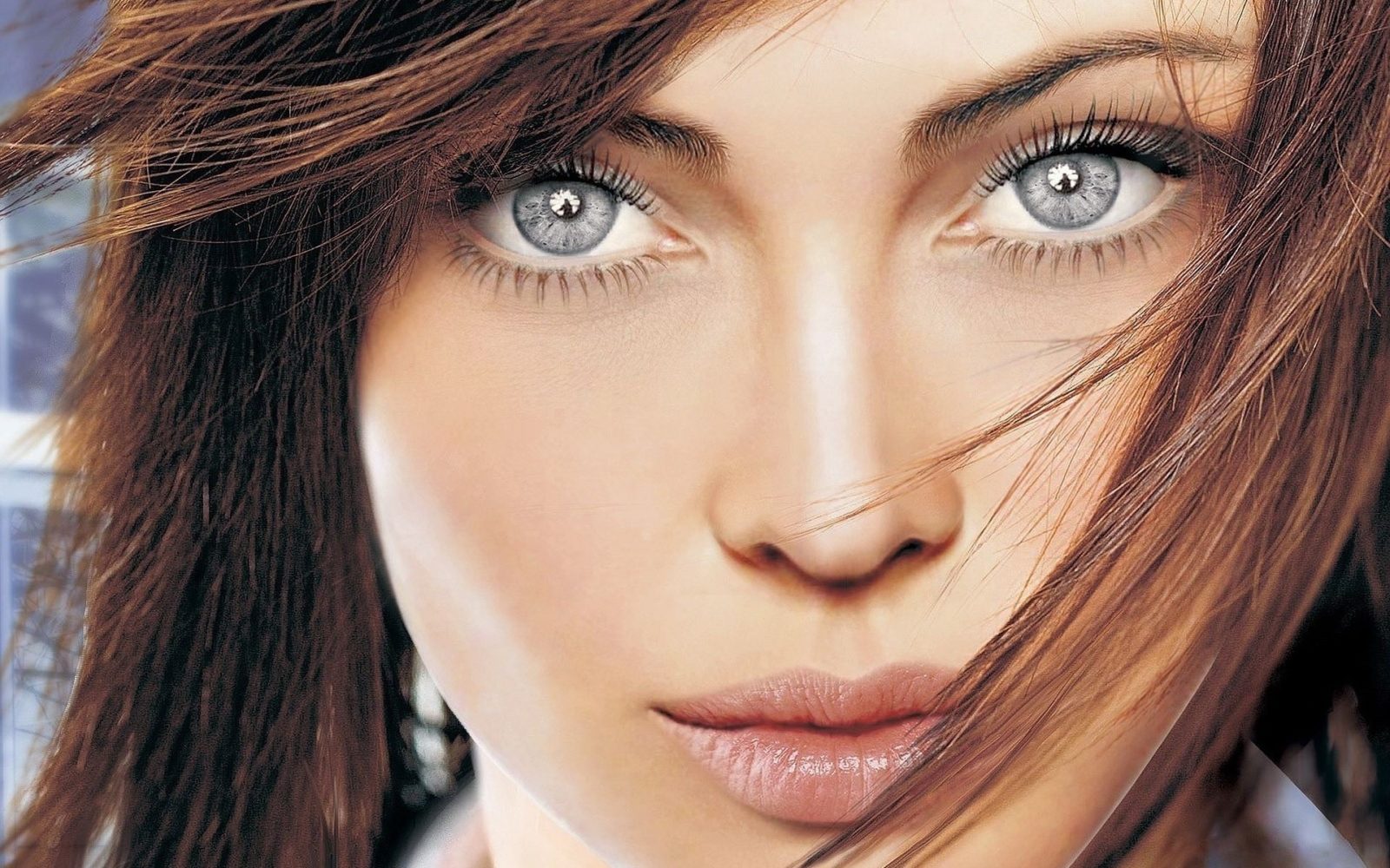 Красивые глаза. Красивое лицо. Красивые женские лица. Шатенка с зелеными глазами.